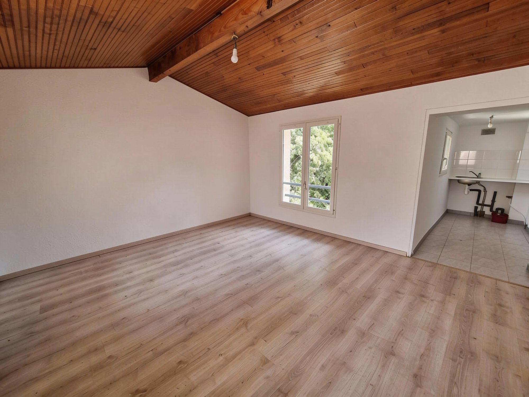 Séjour maison vide avant staging